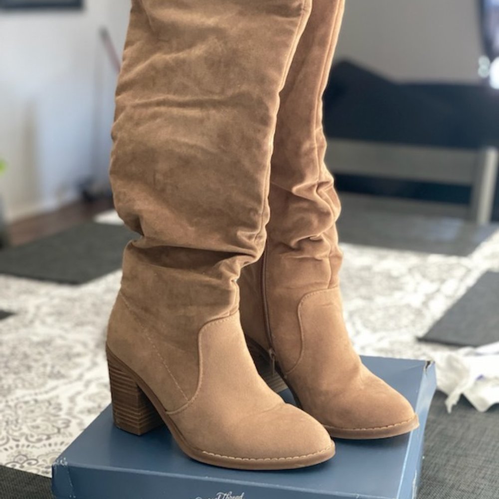 Boots - Picture 2 of 4